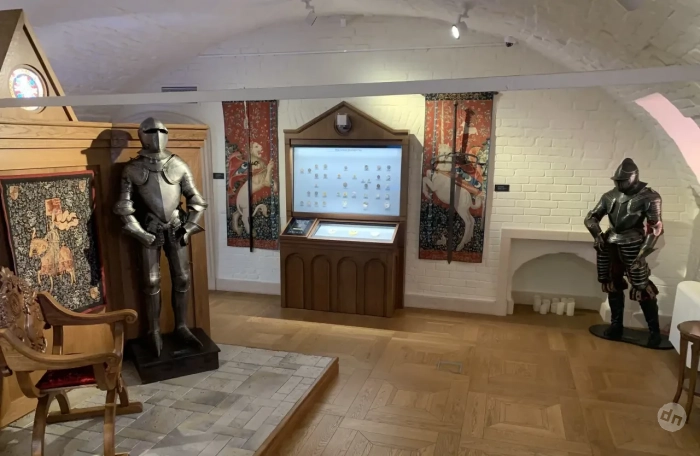 Серебро и сталь. Монеты и рыцари