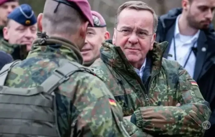 Глава Минобороны Германии: Берлин направит корабли в Северную Атлантику и Арктику для противостояния «растущей военной активности России»