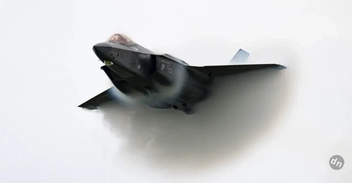 Боли в спине и шее: голландские лётчики жалуются на F-35A