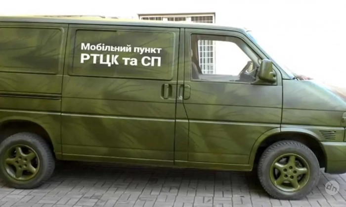 «Сердцем я – за»: украинские пользователи комментируют сообщения об ударе по ТЦК в харьковском Златополе