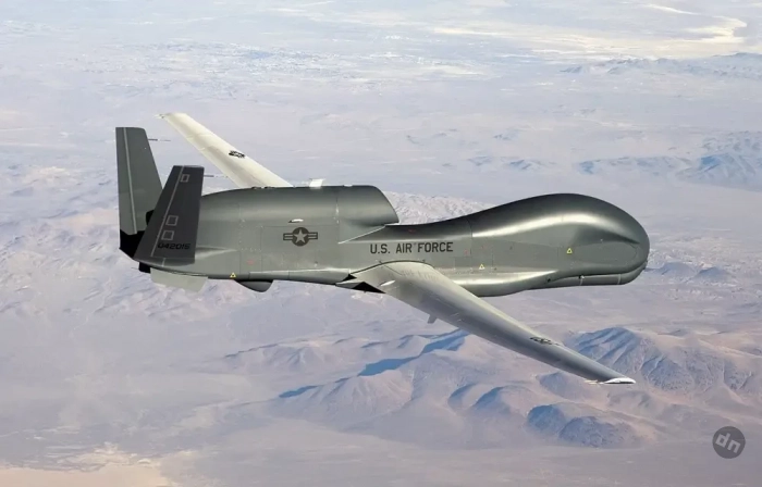 Американский БПЛА RQ-4B Global Hawk сегодня вёл разведку вдоль всей западной границы РФ