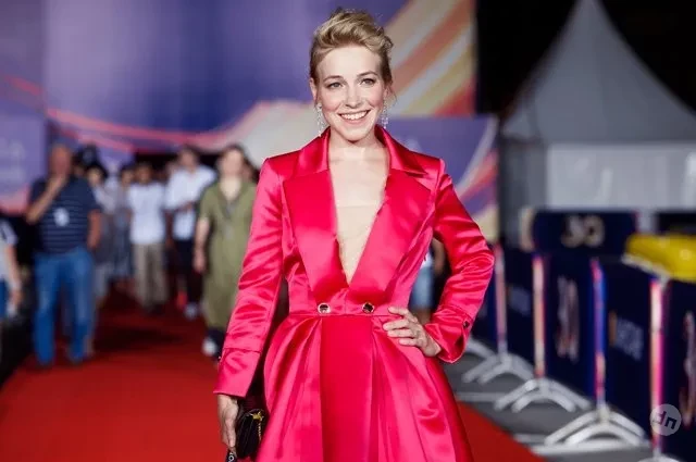 Уехавшая из России Мария Шалаева устроилась водителем такси в Париже