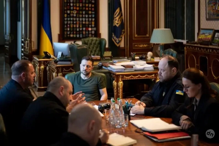 В окружении Зеленского лучшим вариантом итогов переговоров на Аляске назвали 60-дневное перемирие по линии фронта