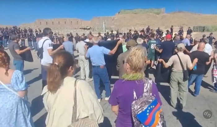В Армении прошла акция протеста против присутствия российских военных на базе в Гюмри
