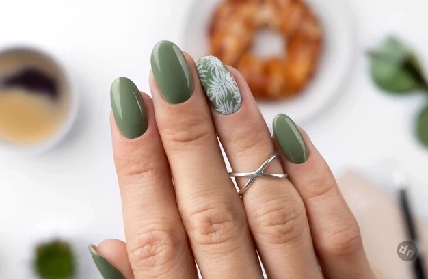 Какие цвета маникюра в сентябре 2025 года превратят ваши ногти в денежный амулет