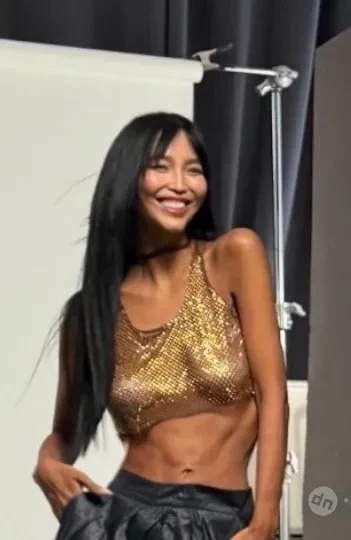 Жена Александра Цекало снялась в прозрачном топе на голое тело