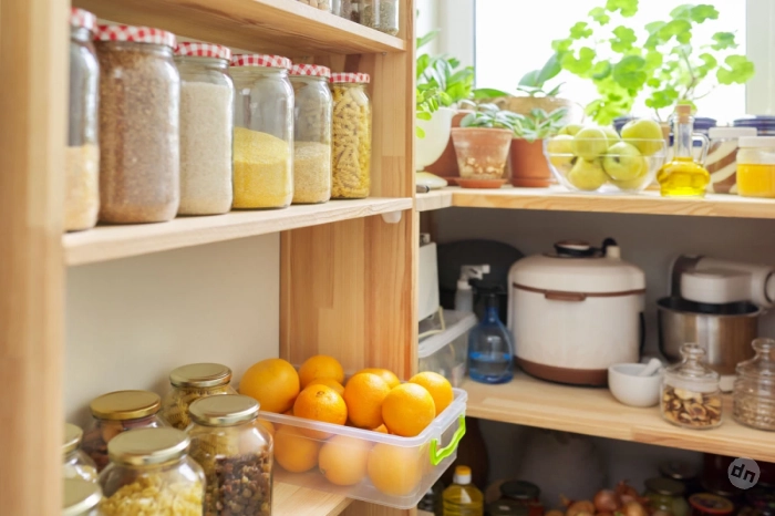 Список продуктов, которым не место в кладовой, потому что они становятся несъедобными раньше времени