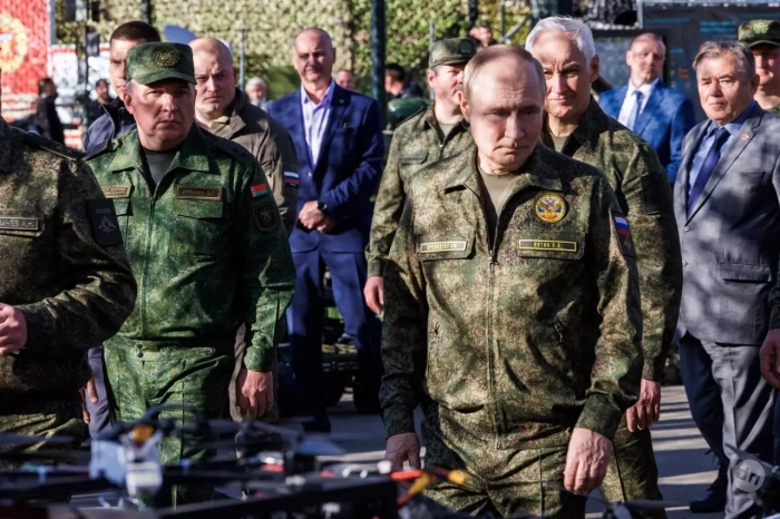Песков назвал причину отсутствия Герасимова на учениях «Запад» в Мулино