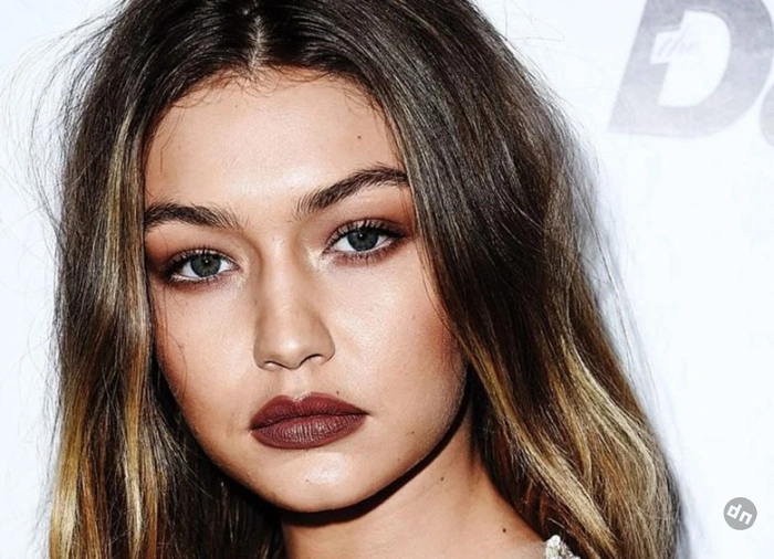 Как коричневая помада стала символом современного шика