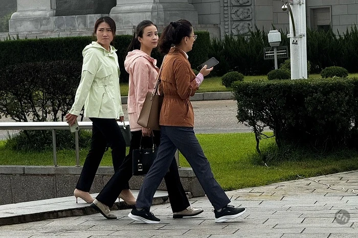 Почему жители Северной Кореи носят только черные джинсы и никогда не надевают синие