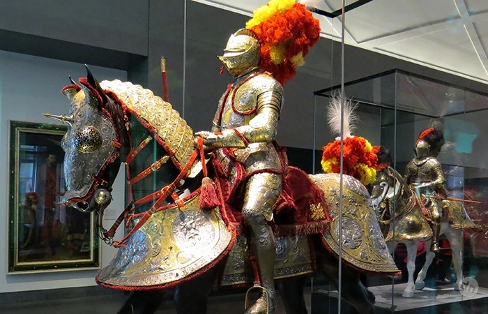 Модные, стильные, блестящие – самые дорогие доспехи в истории