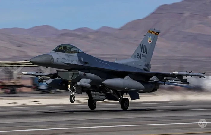 Дружественный огонь – как истребители сами себя подстрелили