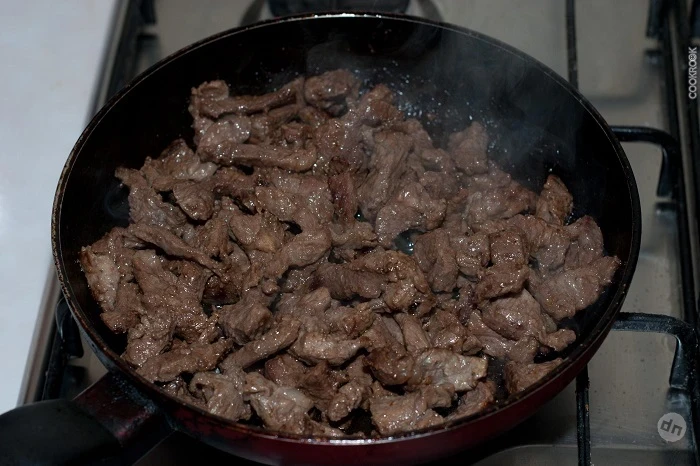 7 частых ошибок на кухне, из-за которых готовые блюда отправляются в мусорное ведро